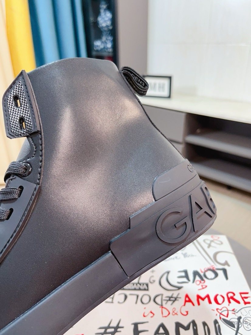 Dolce & Gabbana Dark High-Top Sneakers — detail
