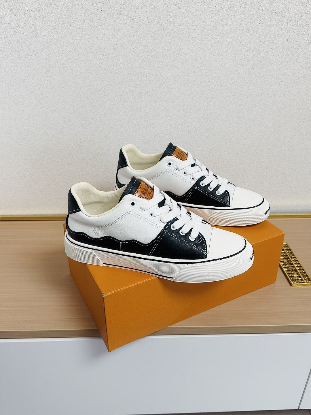 Bally Men's Contrast-Panel Low-Top Sneakers — front