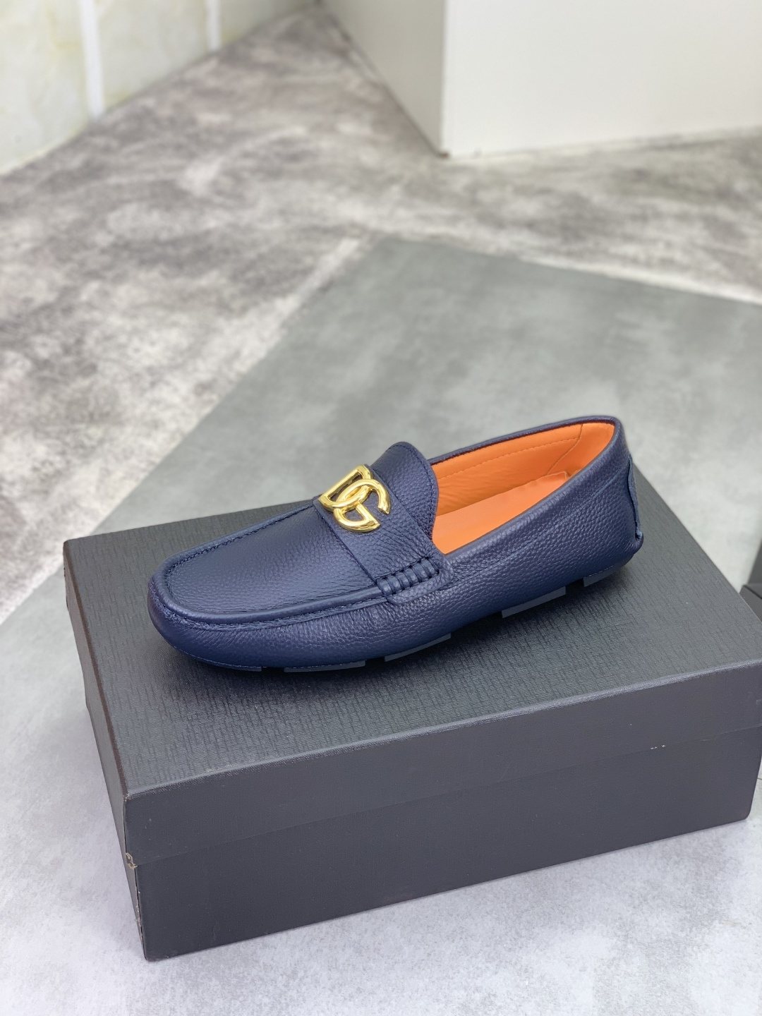 Dolce & Gabbana Apron-Toe Driving Loafers — front
