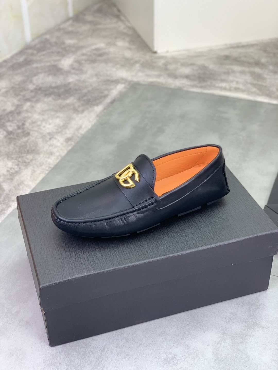 Dolce & Gabbana Apron-Toe Driving Loafers — front