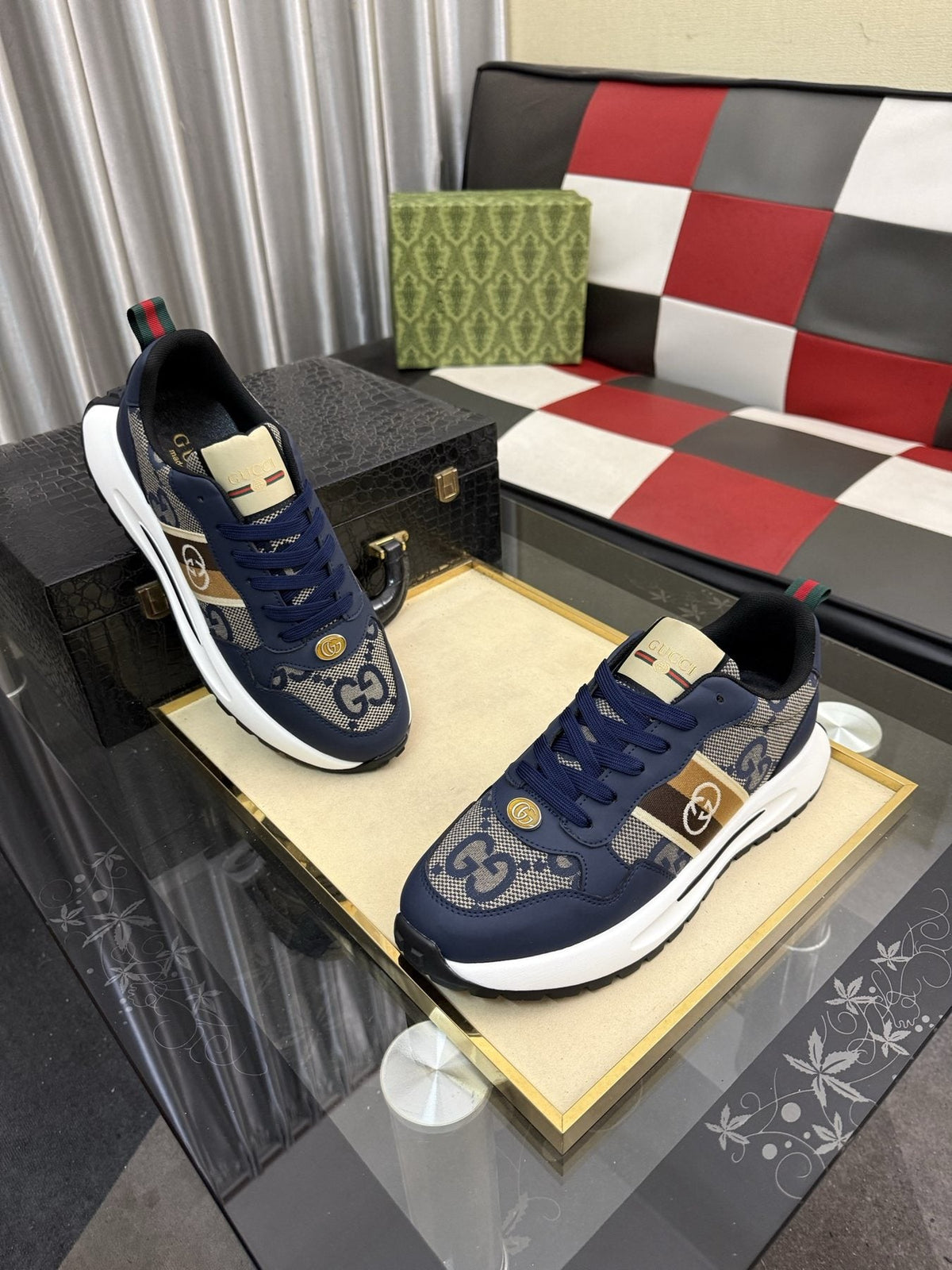 Gucci Patterned Low-Top Sneakers — front