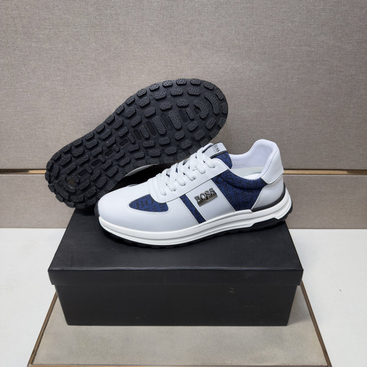 Hugo Boss Contrast-Panel Low-Top Sneakers — side