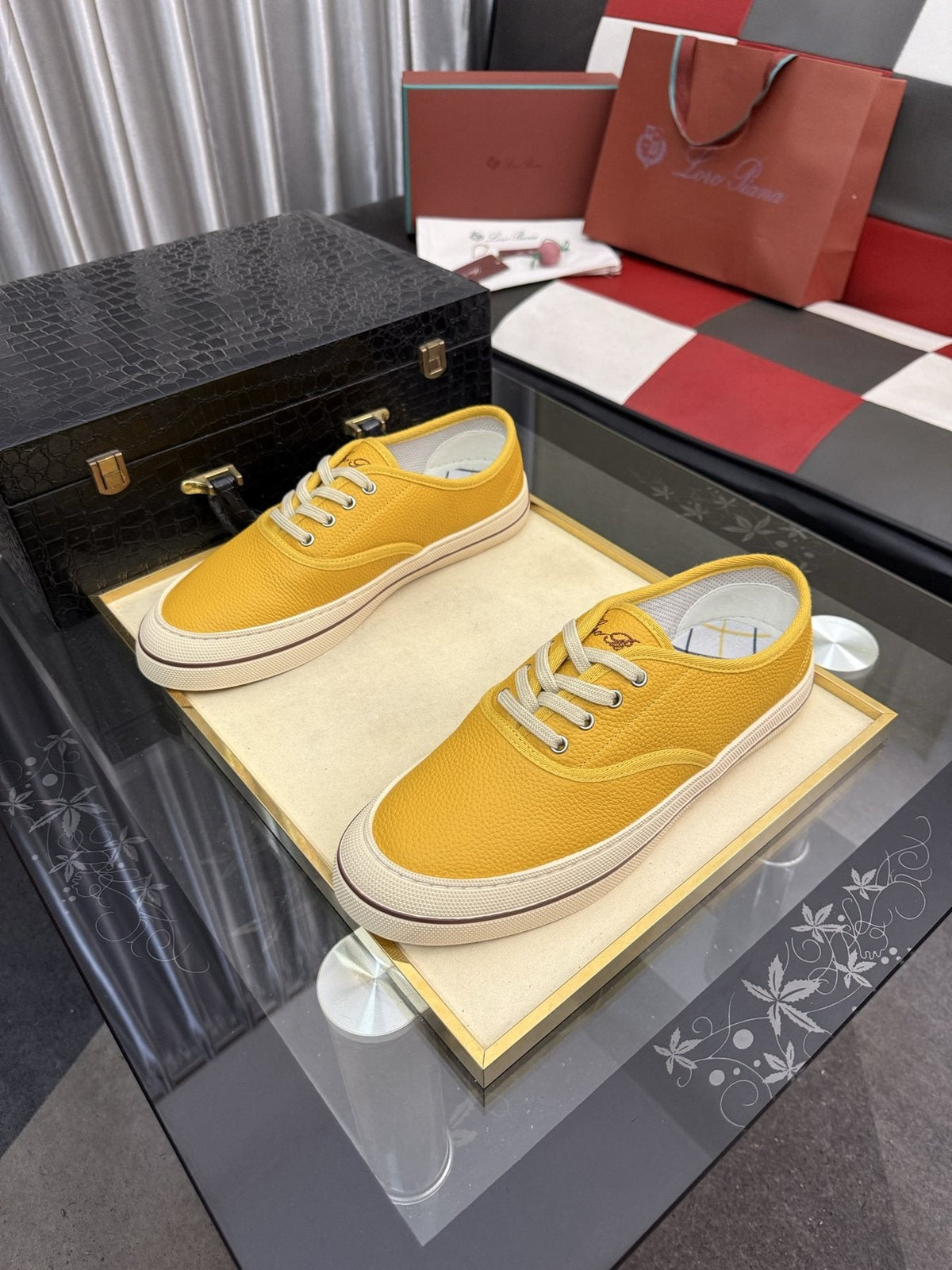 Men's Low-Top Lace-Up Casual Shoes — front