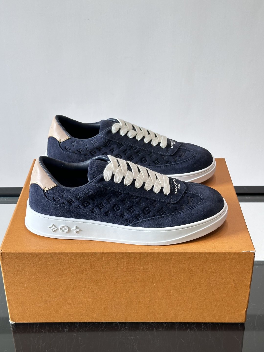 Louis Vuitton Flash Low-Top Sneakers — front