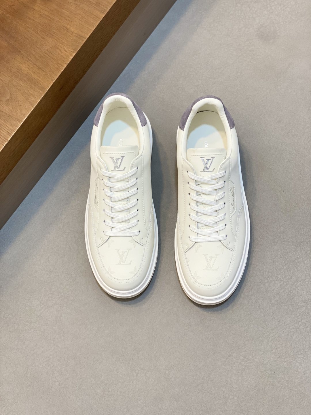 Louis Vuitton Patterned Low-Top Sneakers — front