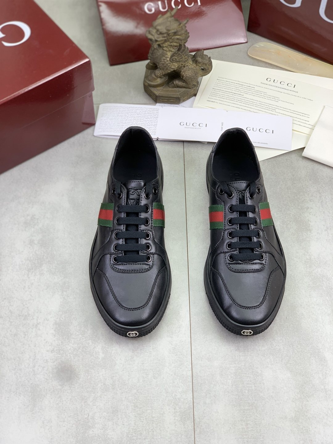 Gucci Low-Top Sneakers with Green and Red Side Stripes — front