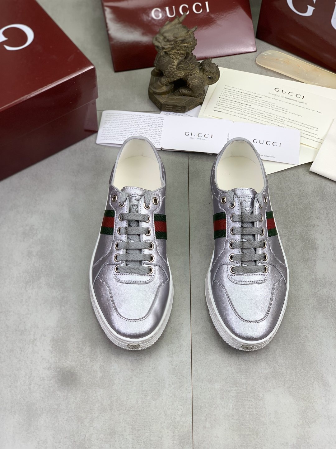 Gucci Low-Top Sneakers with Green and Red Side Stripes — front